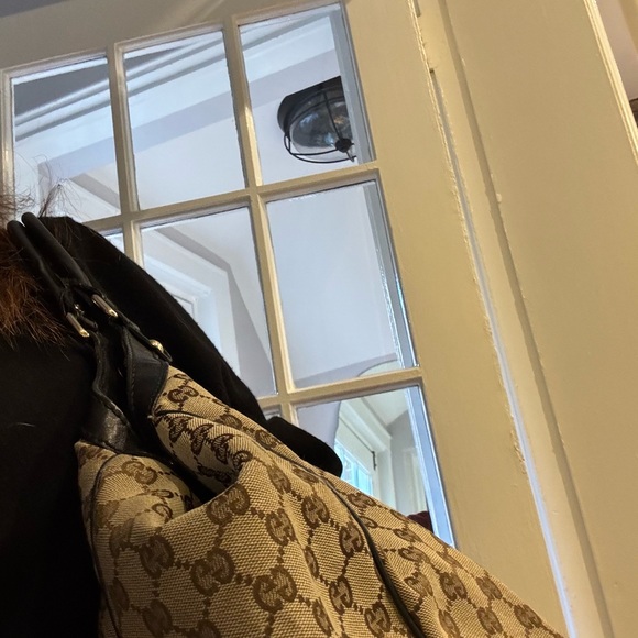 Gucci Tan and Black GG Large Tote Bag - Picture 10 of 13